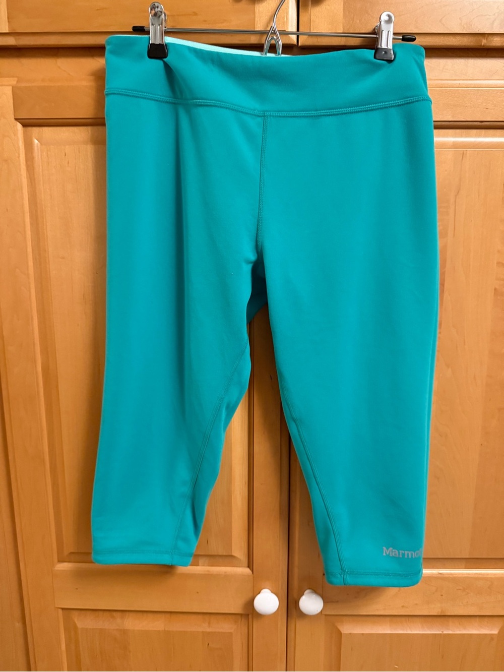 Marmot - REVERSIBLE- Teal Capri Leggings for Women